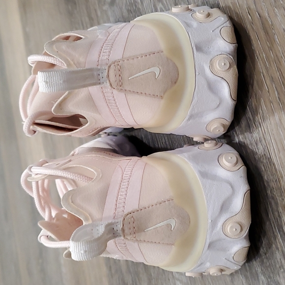 Womens Nike React size 7.5 - Picture 3 of 7